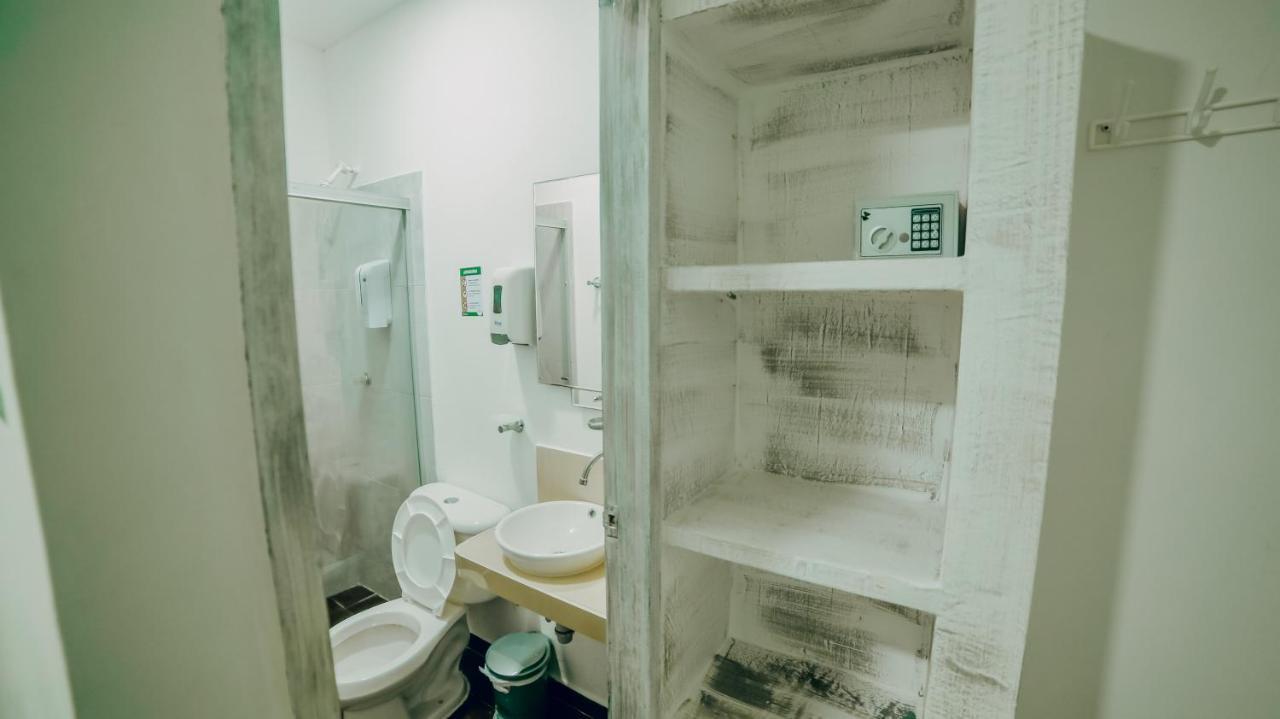 Green Covenas By Bernalo Hotels Екстериор снимка